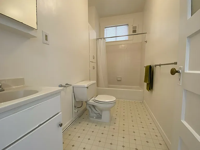 810 Masonic Ave #6 — Photo 9