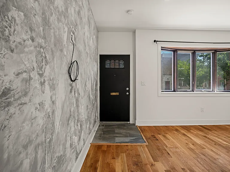 2706 E Somerset St — Photo 7