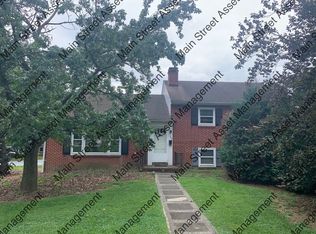 548 E Main St, New Holland, PA 17557