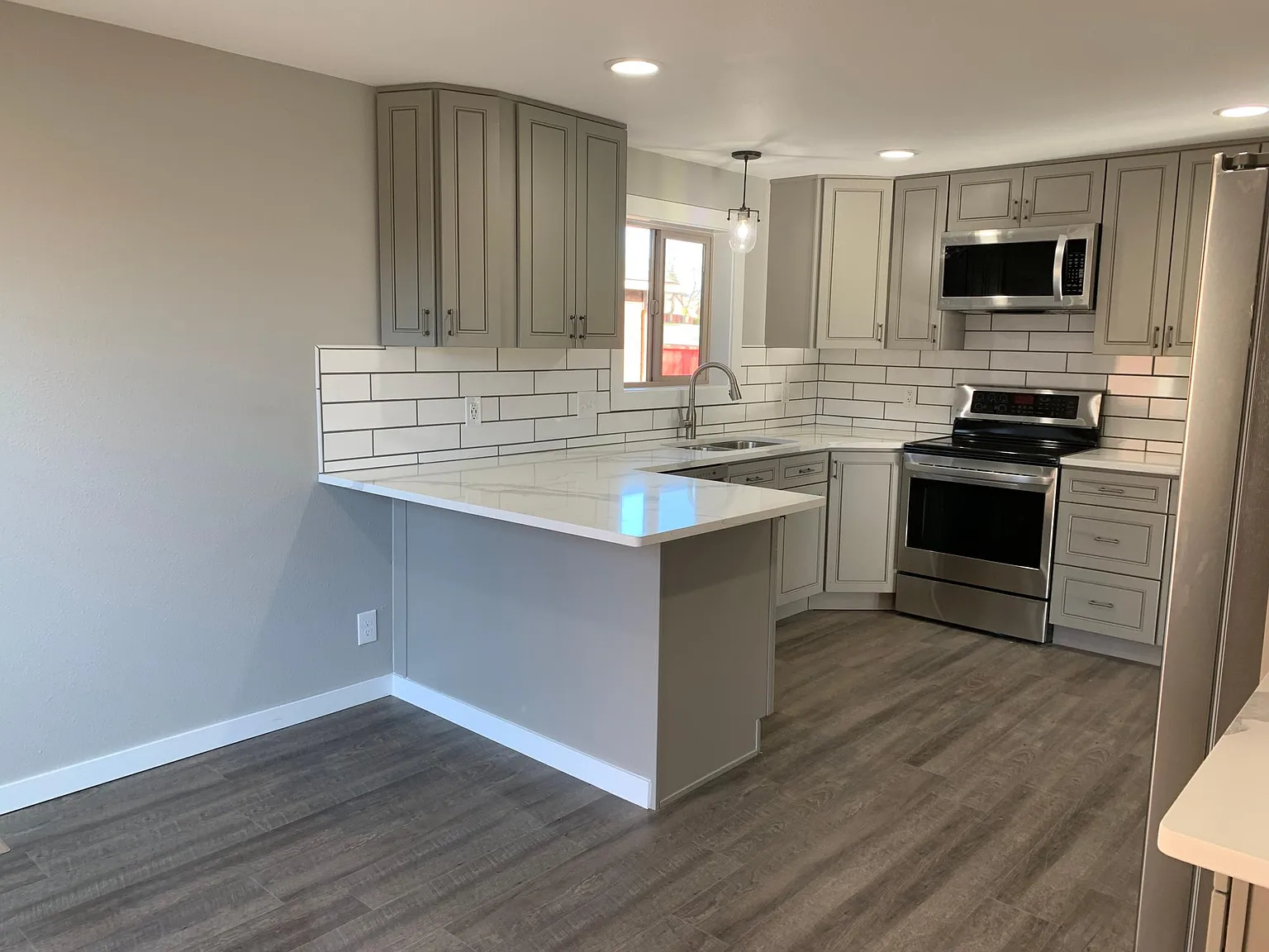 3 bed, 2250 sqft, $2,750 — Photo 3