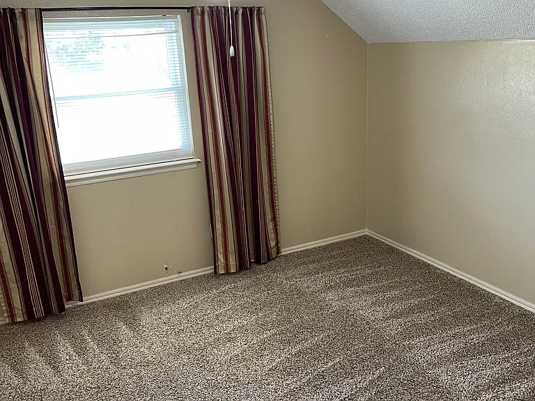 800 N Parkview Cir — Photo 30