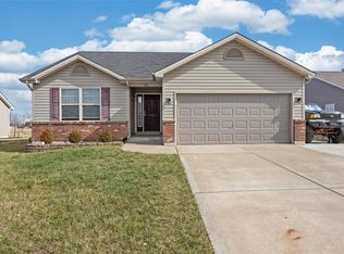 104 Williamsburg Ln, Troy, MO 63379