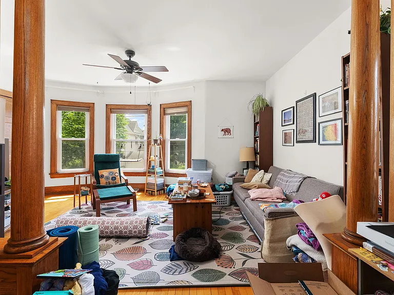 613 S Baldwin St — Photo 1