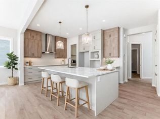 2084 S Lancaster Hts SE, Airdrie, AB T4A3R1