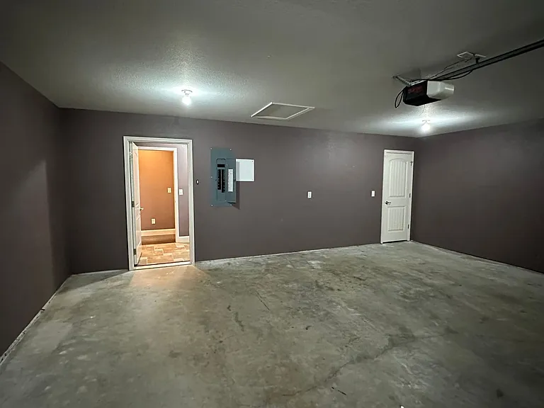 333 Lyle Curtis Cir — Photo 19