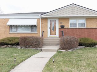4616 W 99th St, Oak Lawn, IL 60453