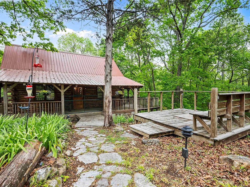 13th image of 709 Jones Rd