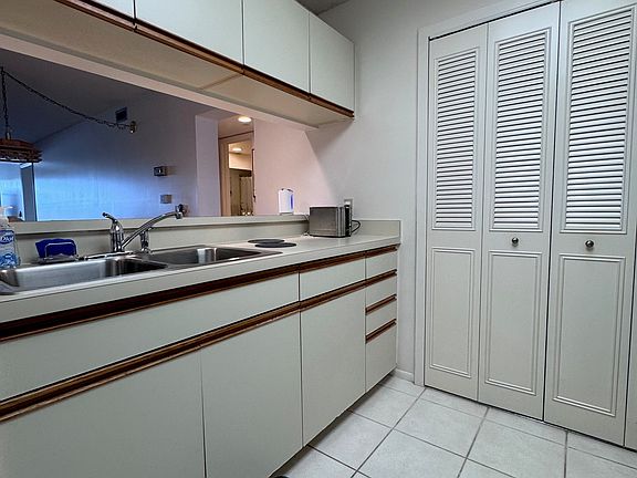 3rd image of 41 Plantation Dr APT 103