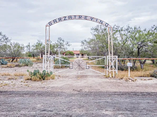 587 Garza Jones Ln, Laredo, TX 78045