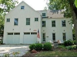 693 Elm St, Glen Ellyn, IL 60137