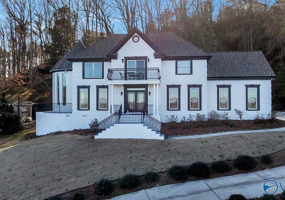 1st image of 3034 Woodvue Rd