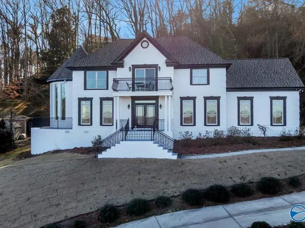 3034 Woodvue Rd, Guntersville, AL 35976