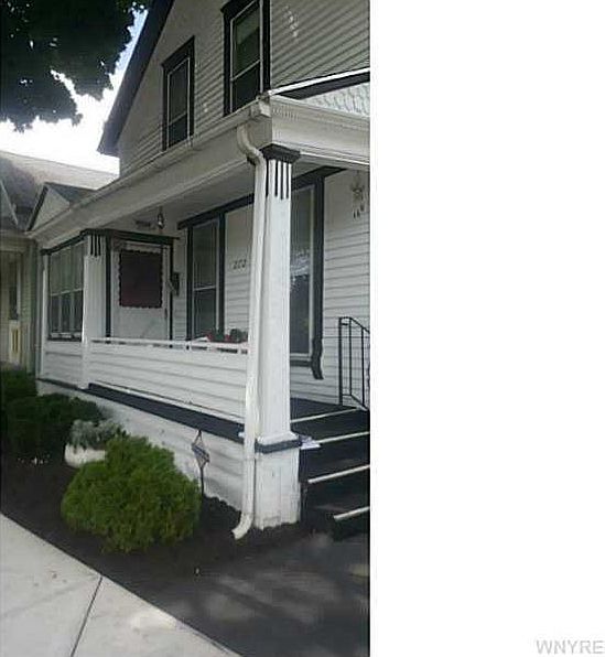 1st image of 272 Carlton St
