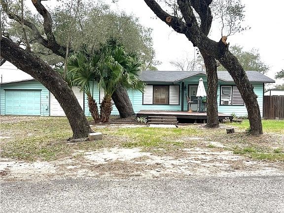 3rd image of 109 Palm St