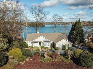 607 Topaz Ct, Seneca, SC 29672