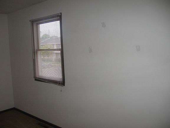 4th image of 153 Lathrop Ct