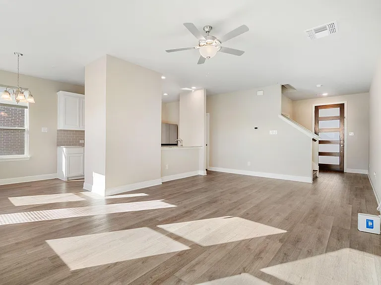 2041 Layla Dr — Photo 5