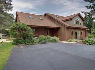 4370 Reiter Rd, East Aurora, NY 14052