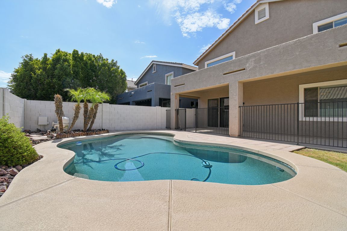 next background image