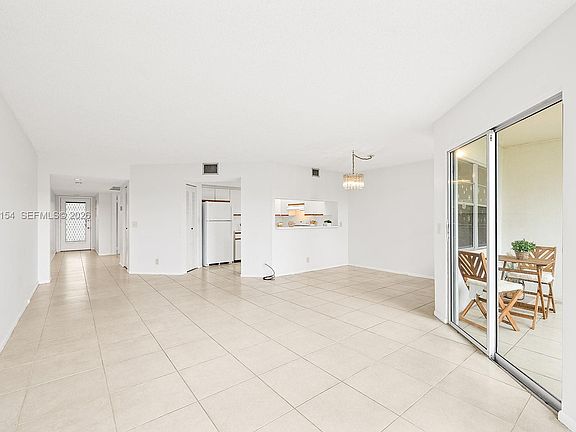 3rd image of 901 SW 128th Ave APT 212E