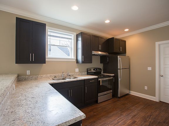 5th image of 4734 Kenwood Ave