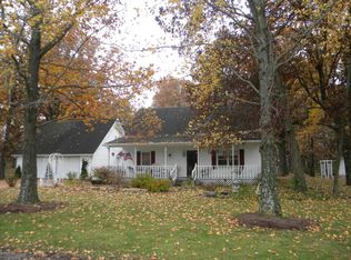 14059 Cherry St, Sesser, IL 62884