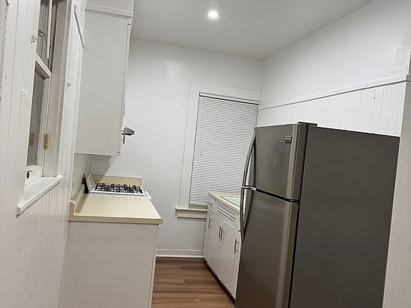 5th image of 706 Allerton St