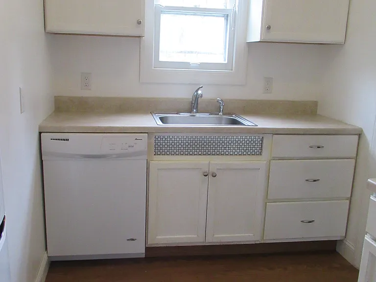 559 Kenmore Ave #1 — Photo 8