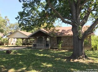 103 Daniel Dr, Comfort, TX 78013