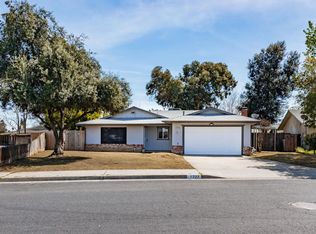 1227 Pierce Dr, Clovis, CA 93612
