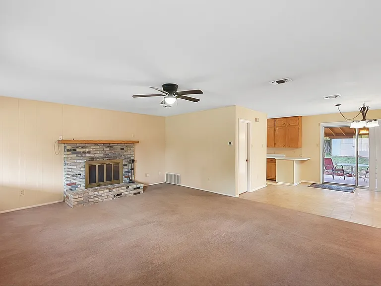 185 Oklahoma Ave — Photo 6