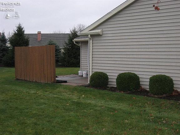 4th image of 1011 Brittany Dr