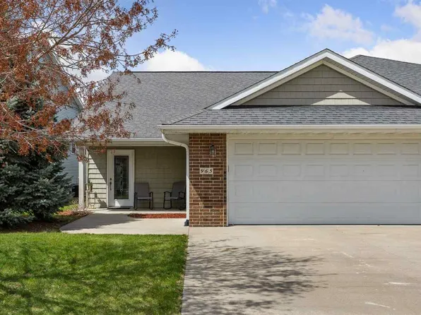 965 5th St, Kalona, IA 52247