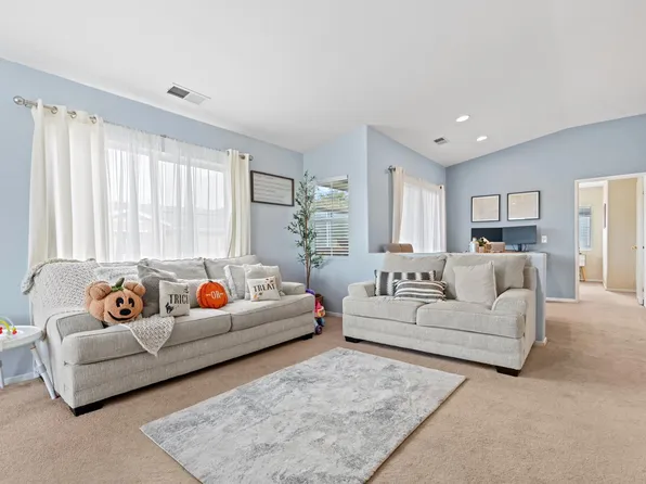 2010 Azure Cv Unit 8, Chula Vista, CA 91915