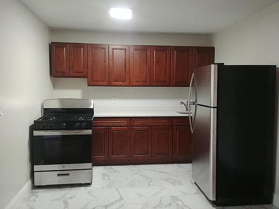 3rd image of 9 Jewett Ave #3