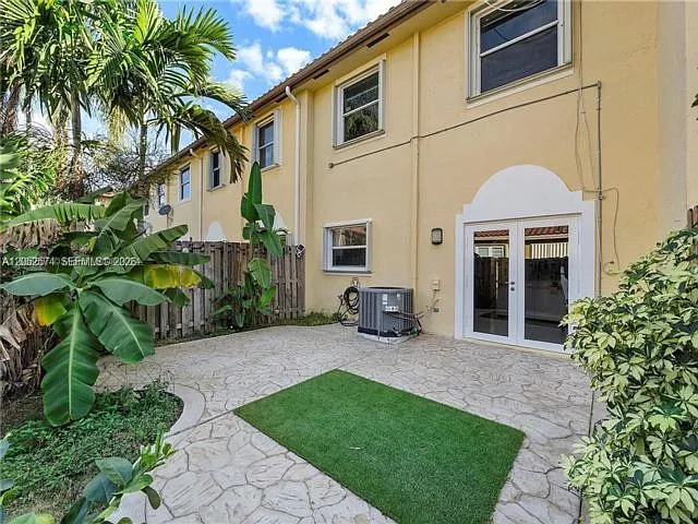 4960 SW 136th Ave — Photo 17
