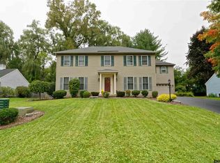 54 Voyage Dr, Glenmont, NY 12077