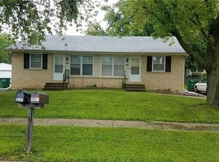 9053 Franklin Ave, Clive, IA 50325
