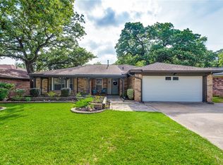 2709 Meadow Grn, Bedford, TX 76021