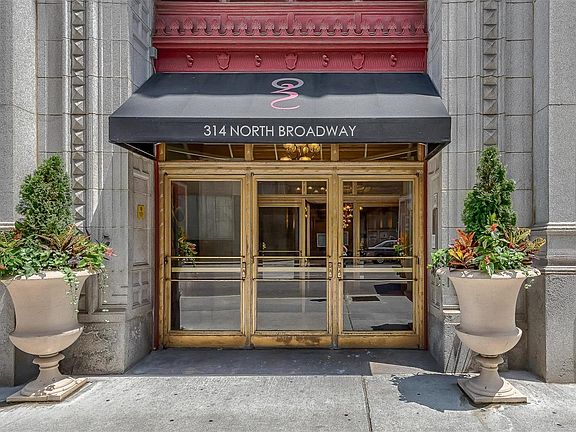 2nd image of 314 N Broadway Ave APT 1201