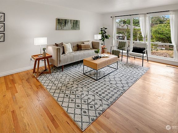 3rd image of 18229 25th Avenue NE