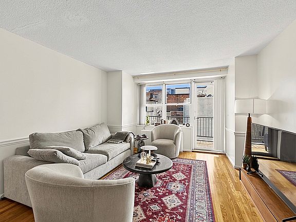 4th image of 151 Tremont St APT 9U