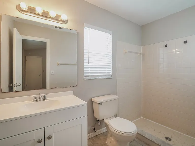 7446 Briarbay Loop — Photo 10