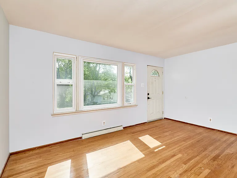 615 Superior Dr — Photo 8