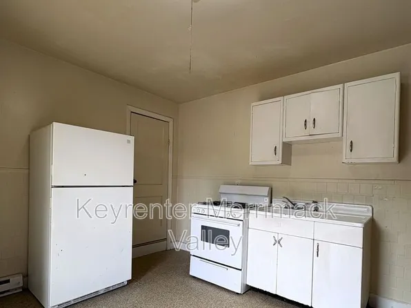 86 Mammoth Rd, Lowell, MA 01854