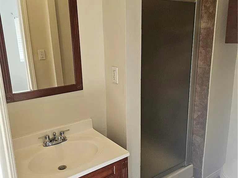 964 Cypress Ave — Photo 6