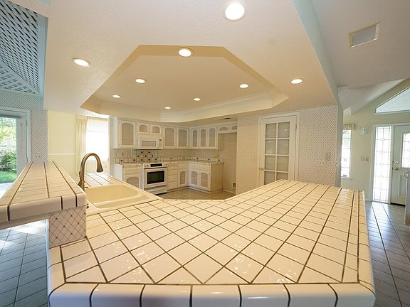 3rd image of 1509 W Alluvial Ave