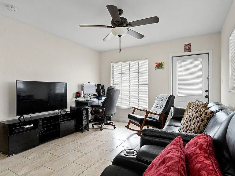 2804 Avenue J — Photo 6