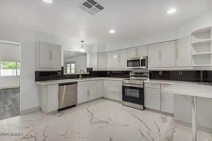 1008 W Watson Dr — Photo 9