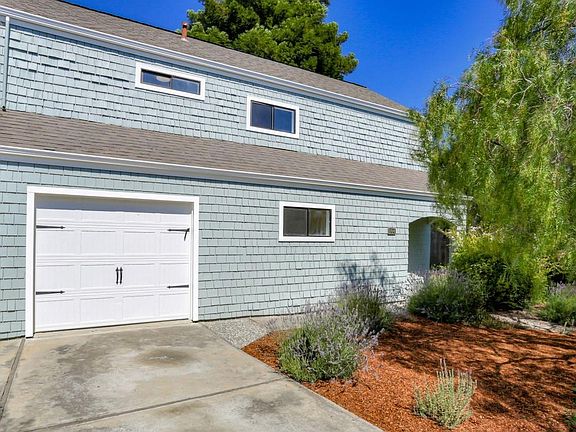 2nd image of 104 Yosemite Ave